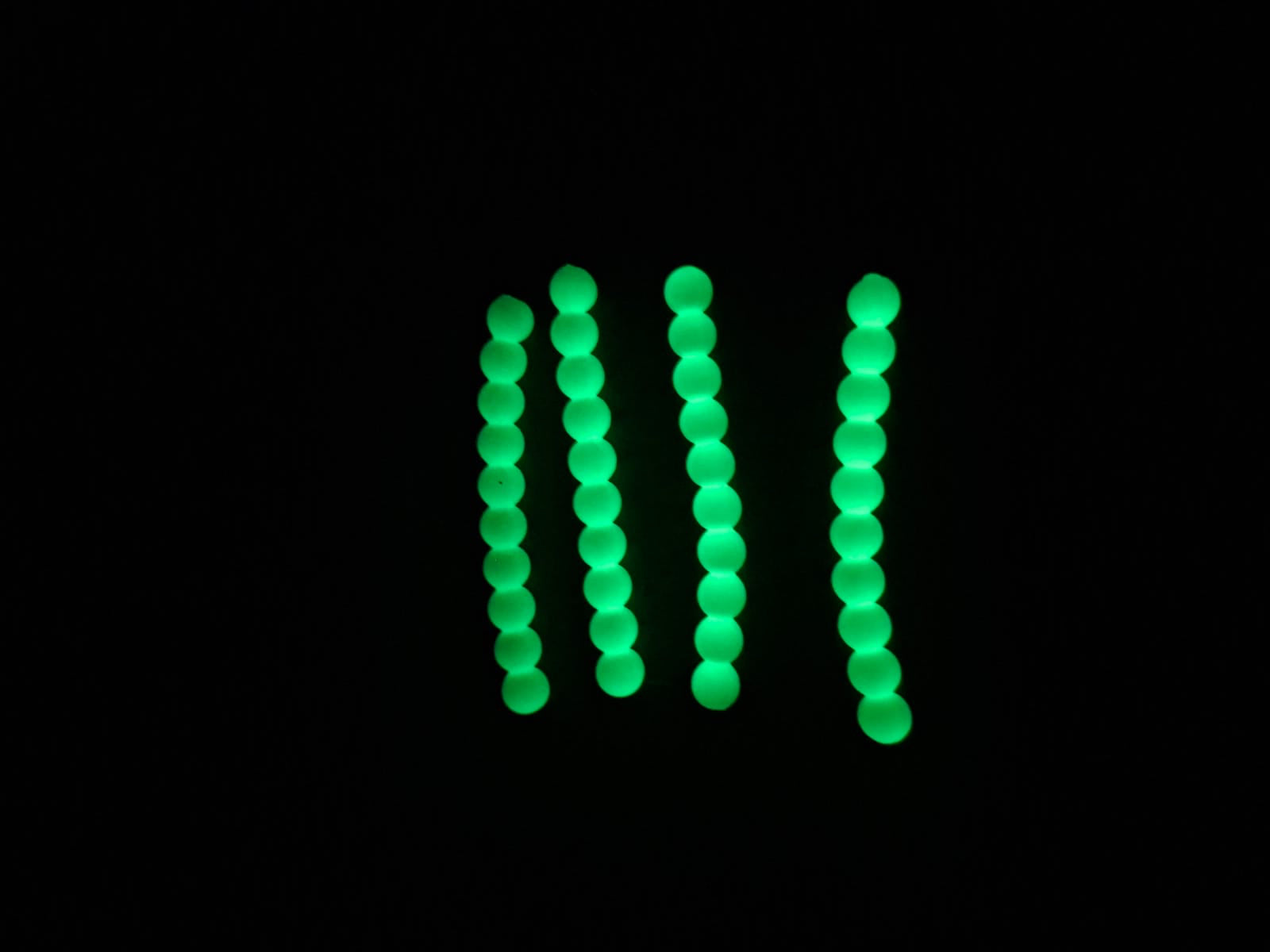 Deluxe Eggs Glow in the Dark